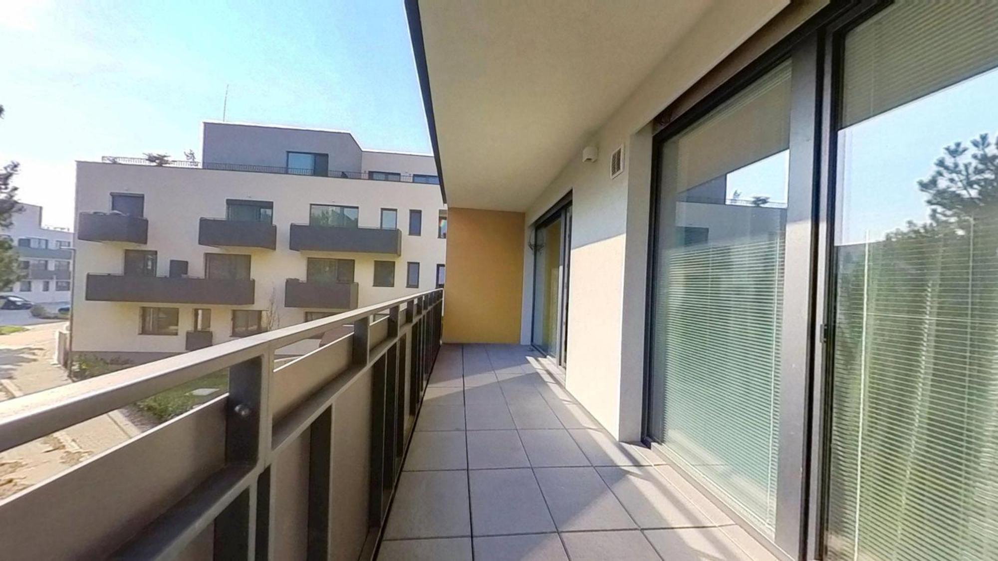 Air-Conditioned 2 Room Apartment, With Terrace, Rovinka 203 Ngoại thất bức ảnh