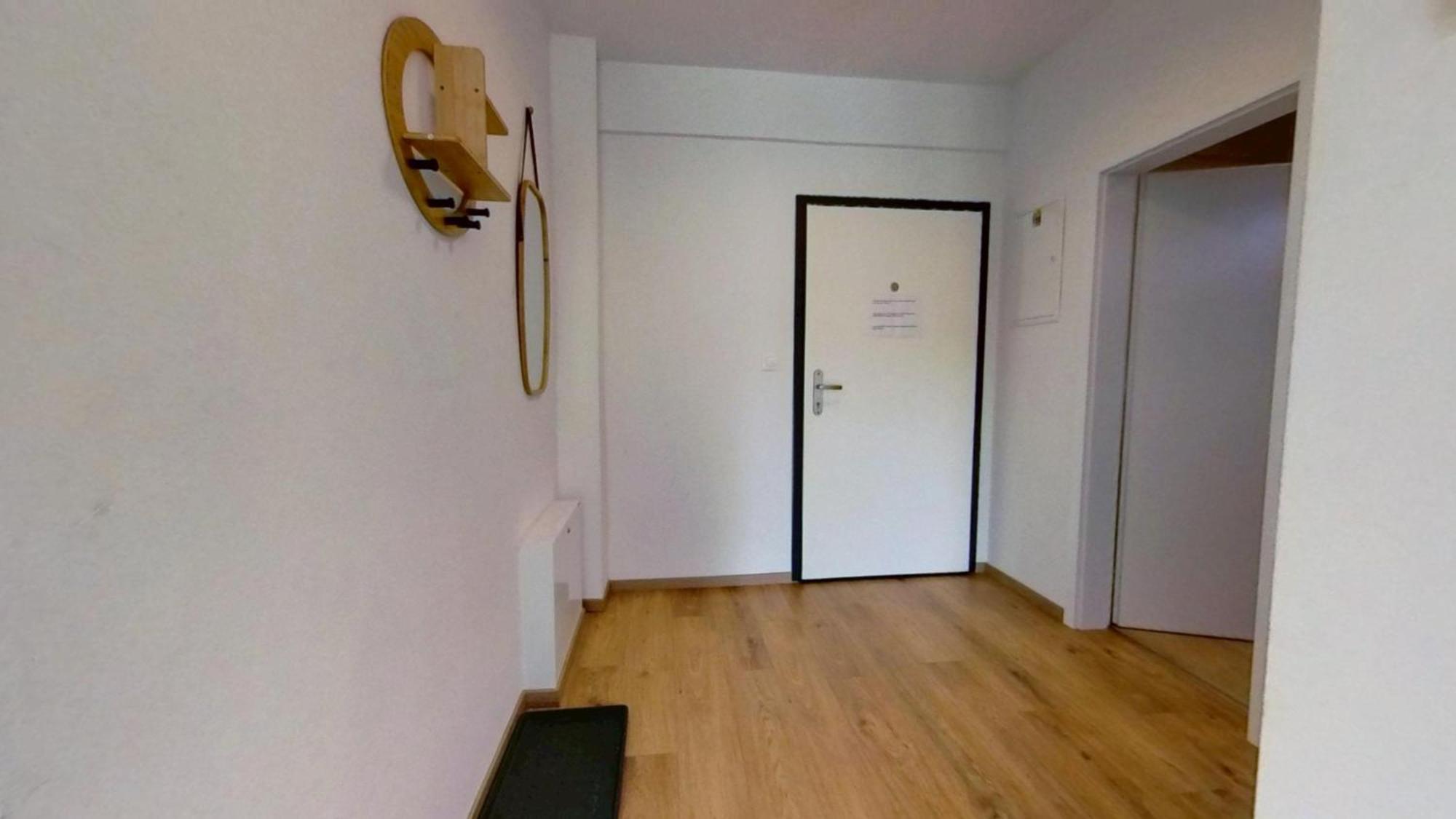 Air-Conditioned 2 Room Apartment, With Terrace, Rovinka 203 Ngoại thất bức ảnh