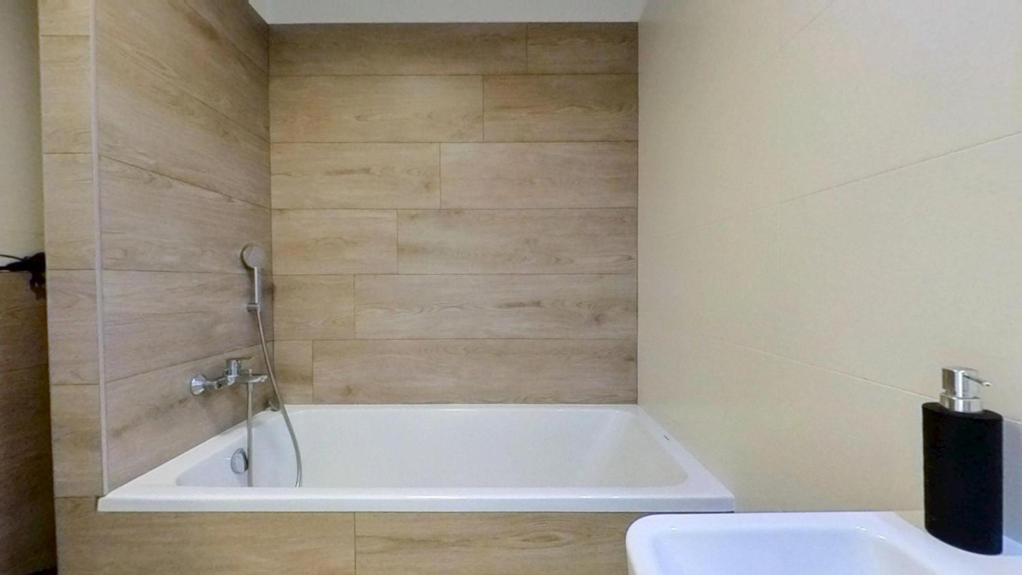 Air-Conditioned 2 Room Apartment, With Terrace, Rovinka 203 Ngoại thất bức ảnh